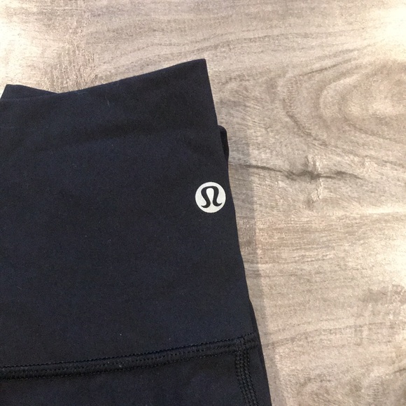 Lululemon Wunder under, high waisted leggings - Picture 3 of 4